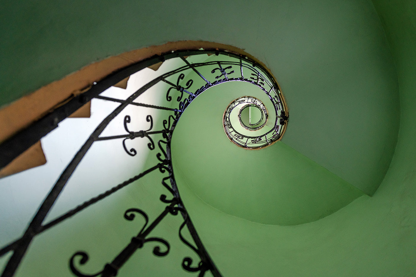 Spiral staircase at Berzenczey Street 11 #136