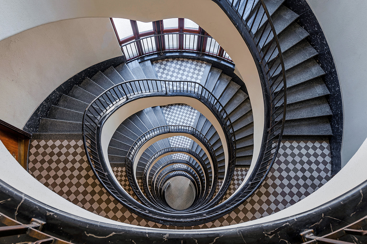 Spiral staircase under Pozsonyi út 53-55. #168