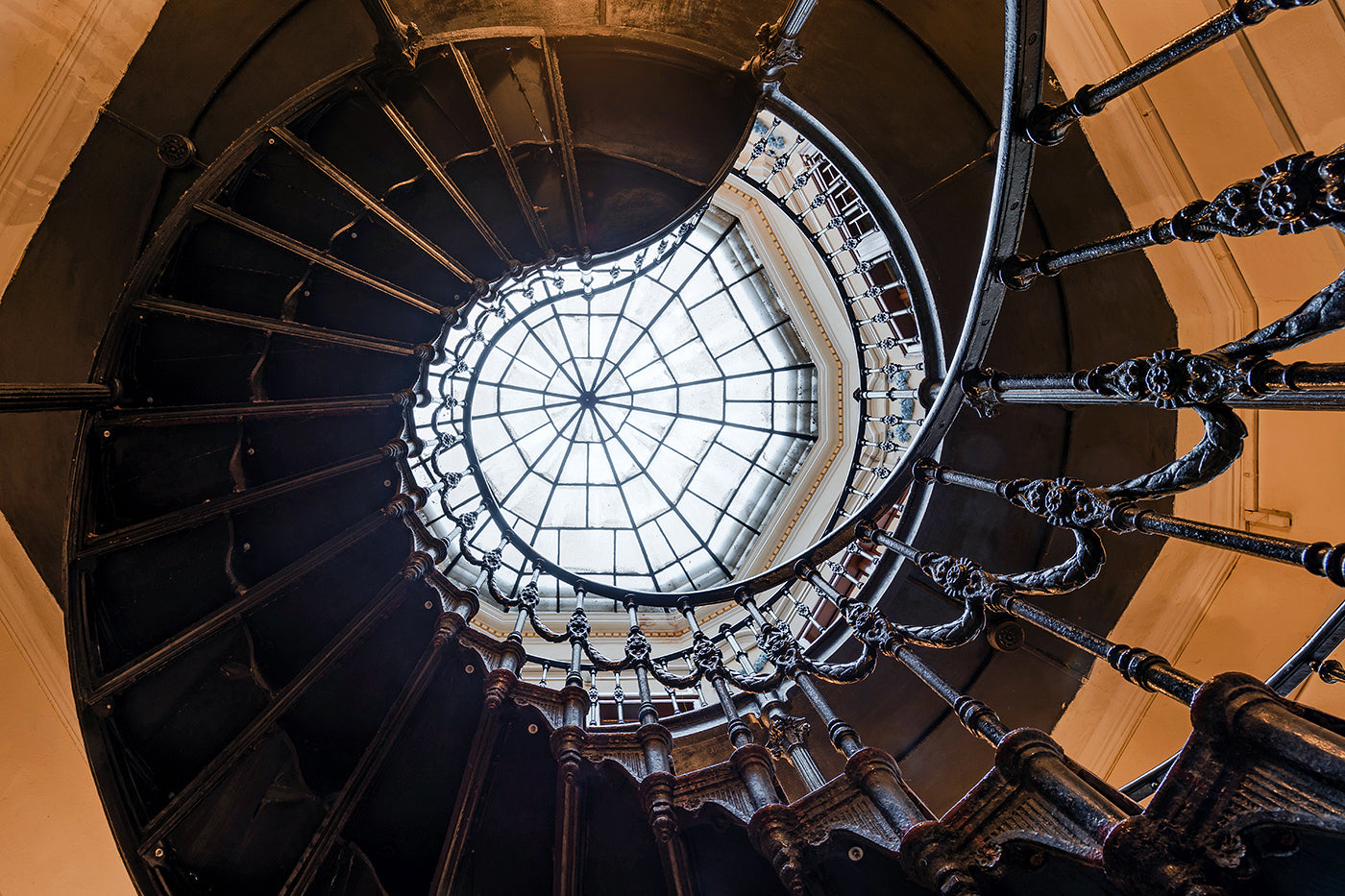 Spiral staircase at Vas u. 14 #181