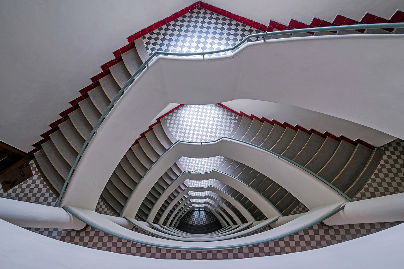 Spiral staircase at Szalay u. 5a #188