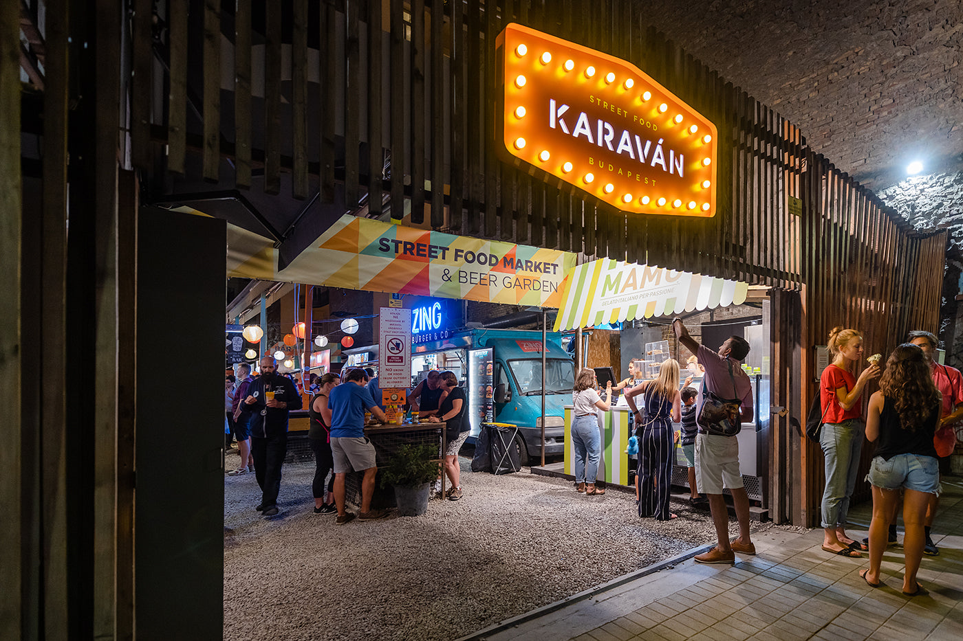 Caravan on Kazinczy Street #227