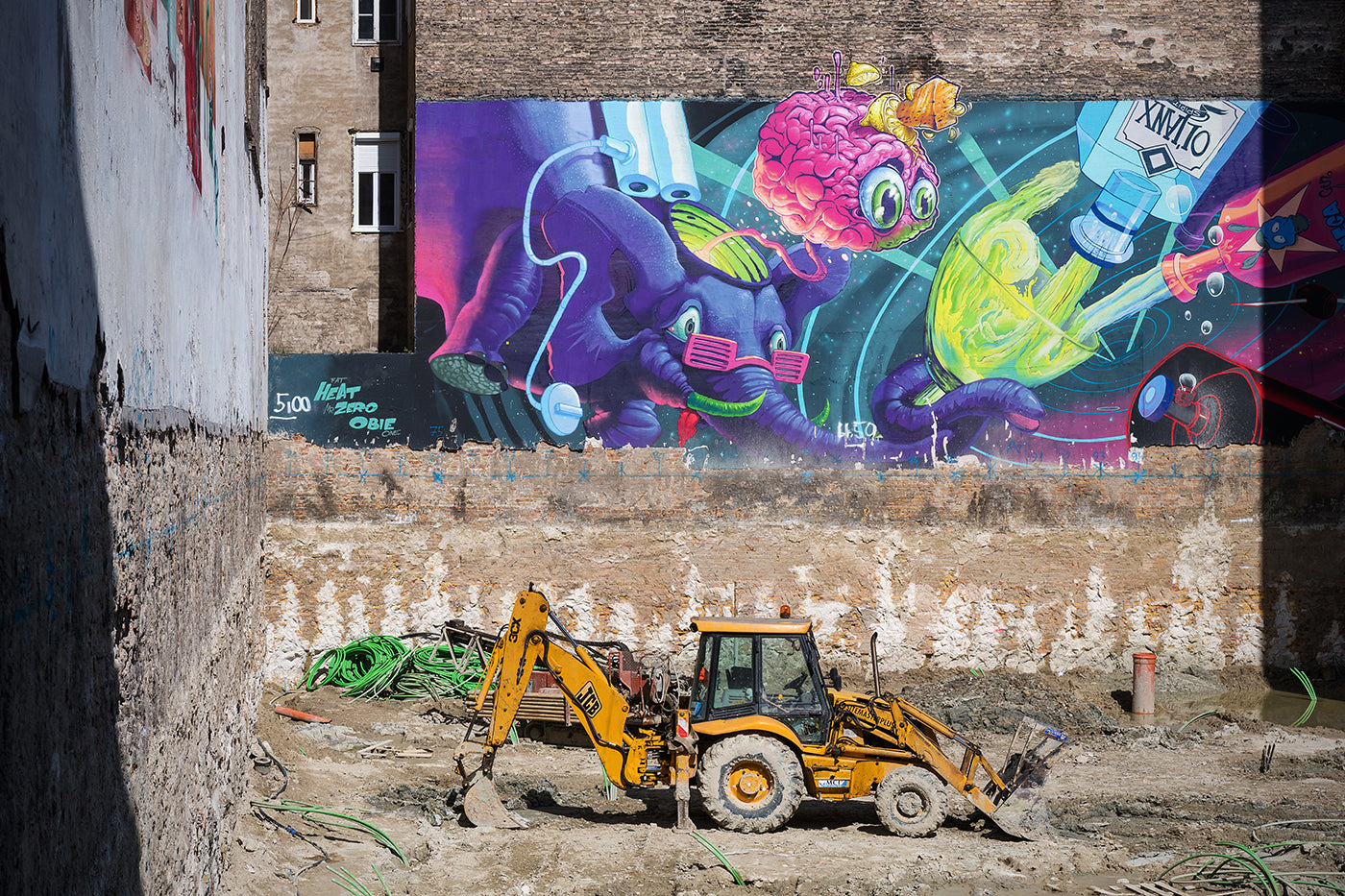 Mural on Kertész Street #443