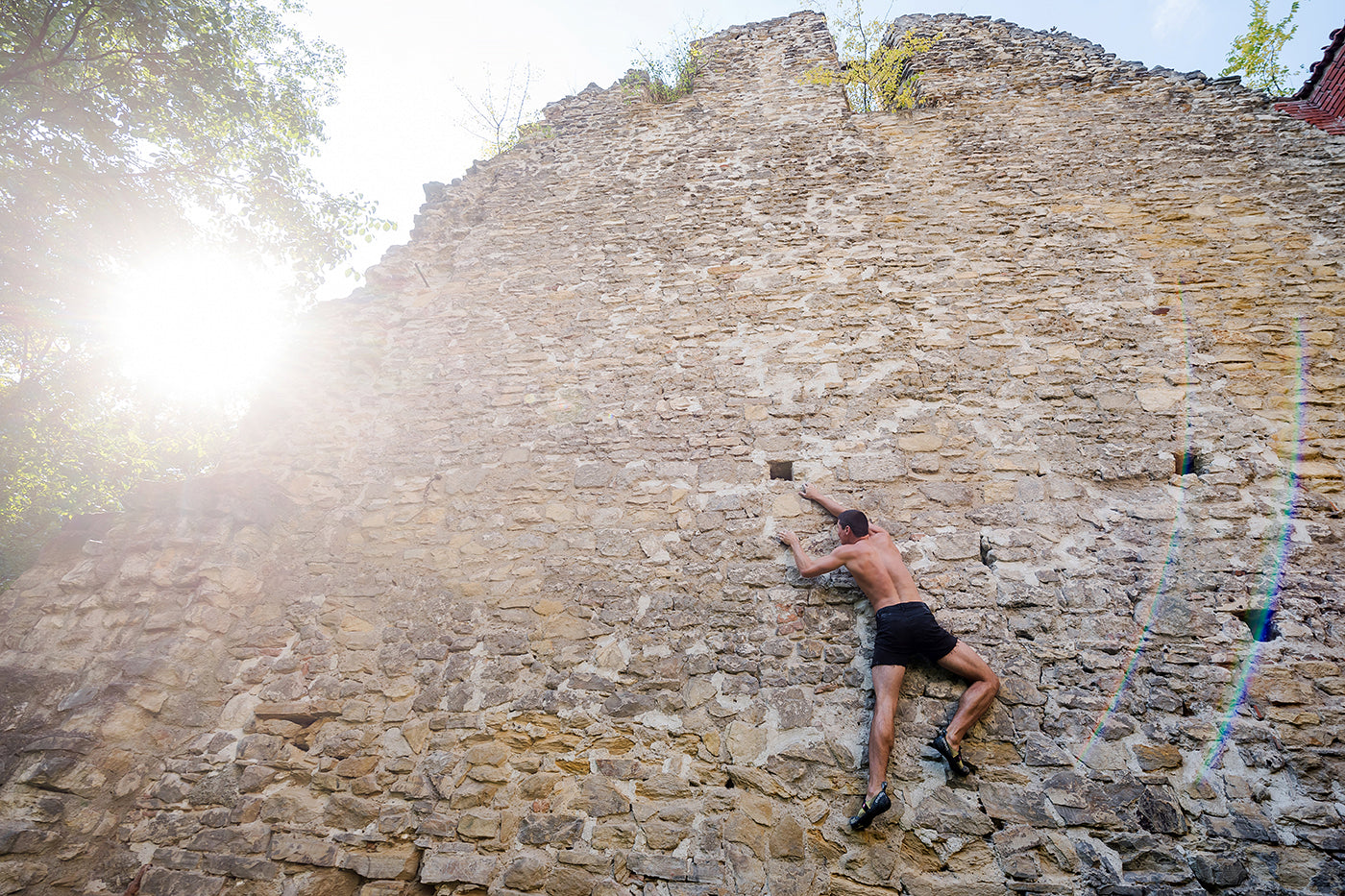 Wall climbing on Margaret Island #552