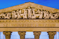 Szépművészeti Múzeum timpanonja közelről drónnal #720