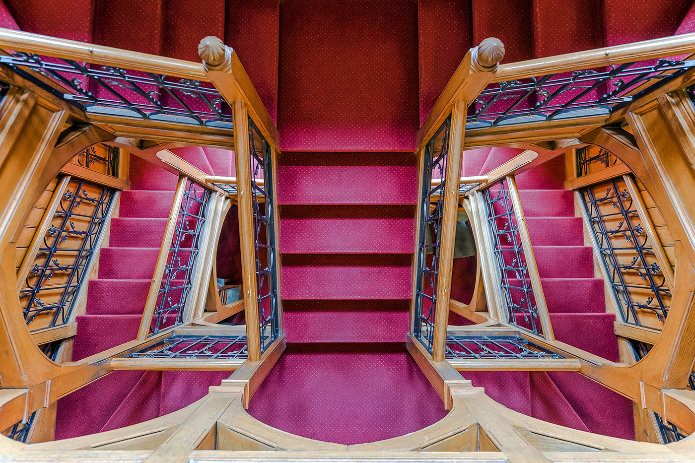 Staircase of the Library of Parliament in Parliament #910