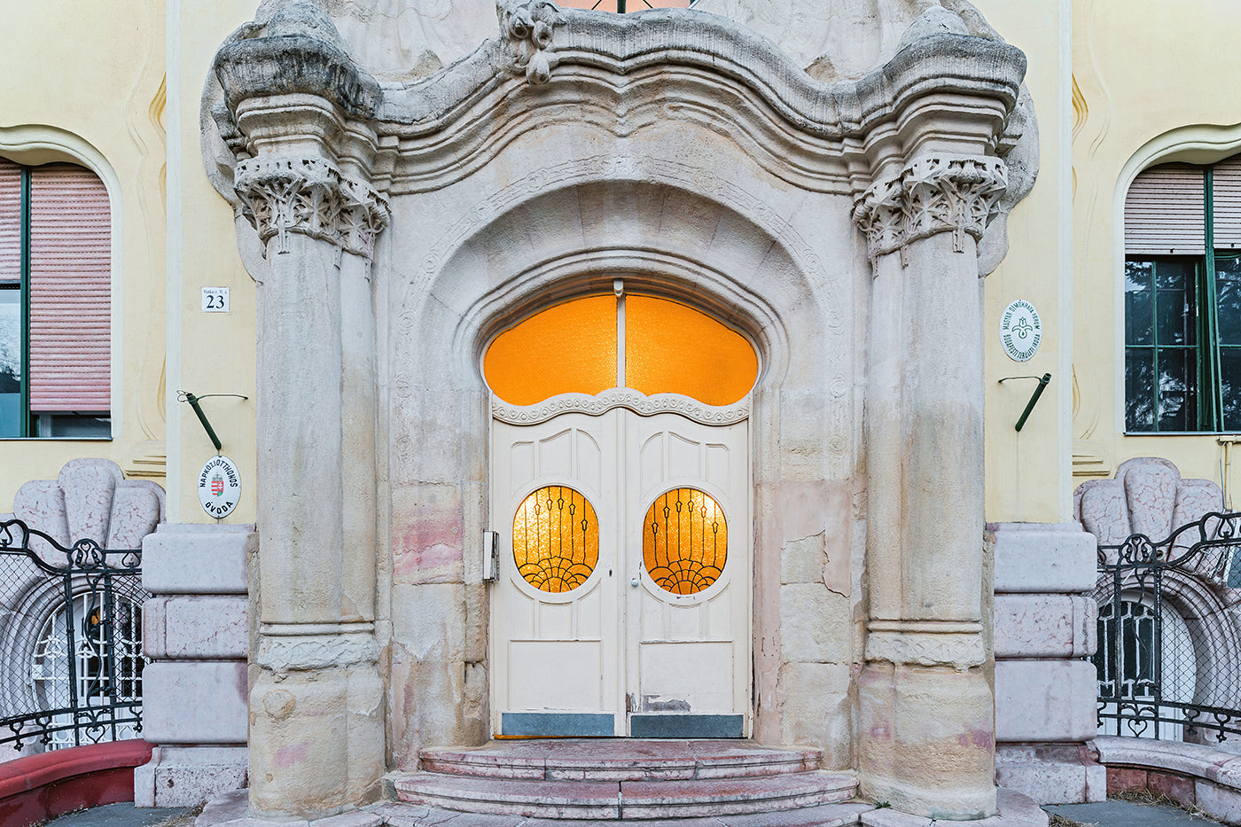 Gate on Munkácsy Mihály Street #968