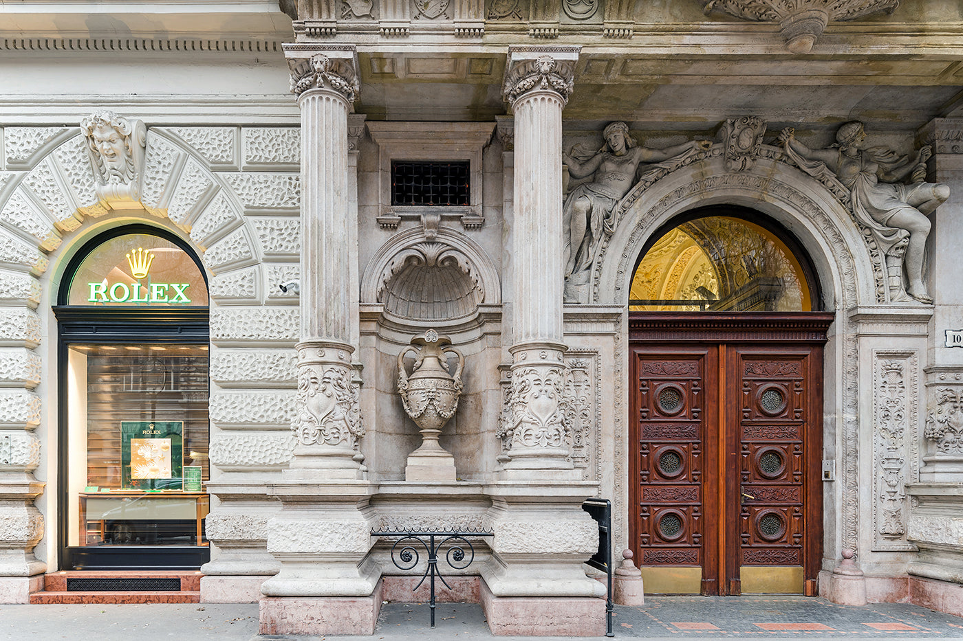 Gate on Andrássy Avenue #1045