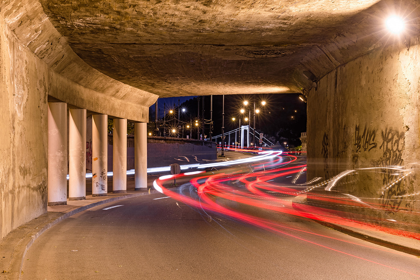 Elizabeth Bridge from under the Chain Bridge #1092