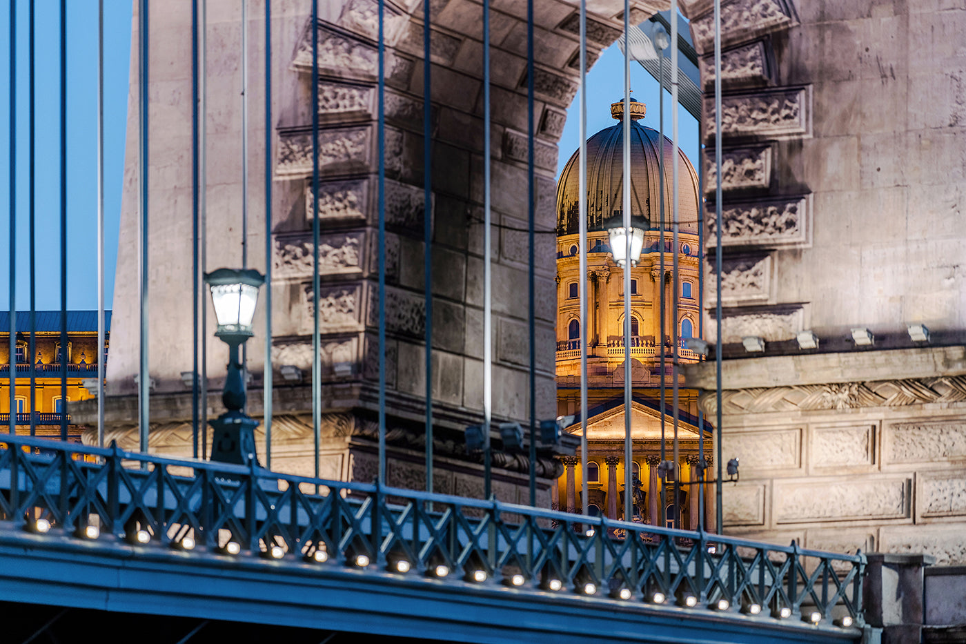 Buda Castle via the Chain Bridge #1350