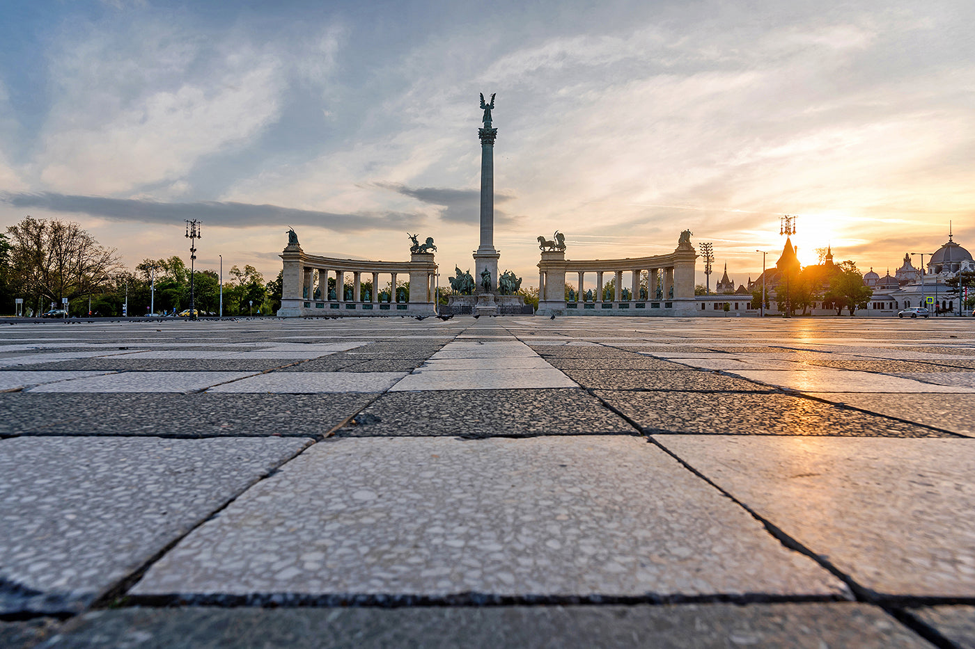 Heroes' Square at sunrise #1424