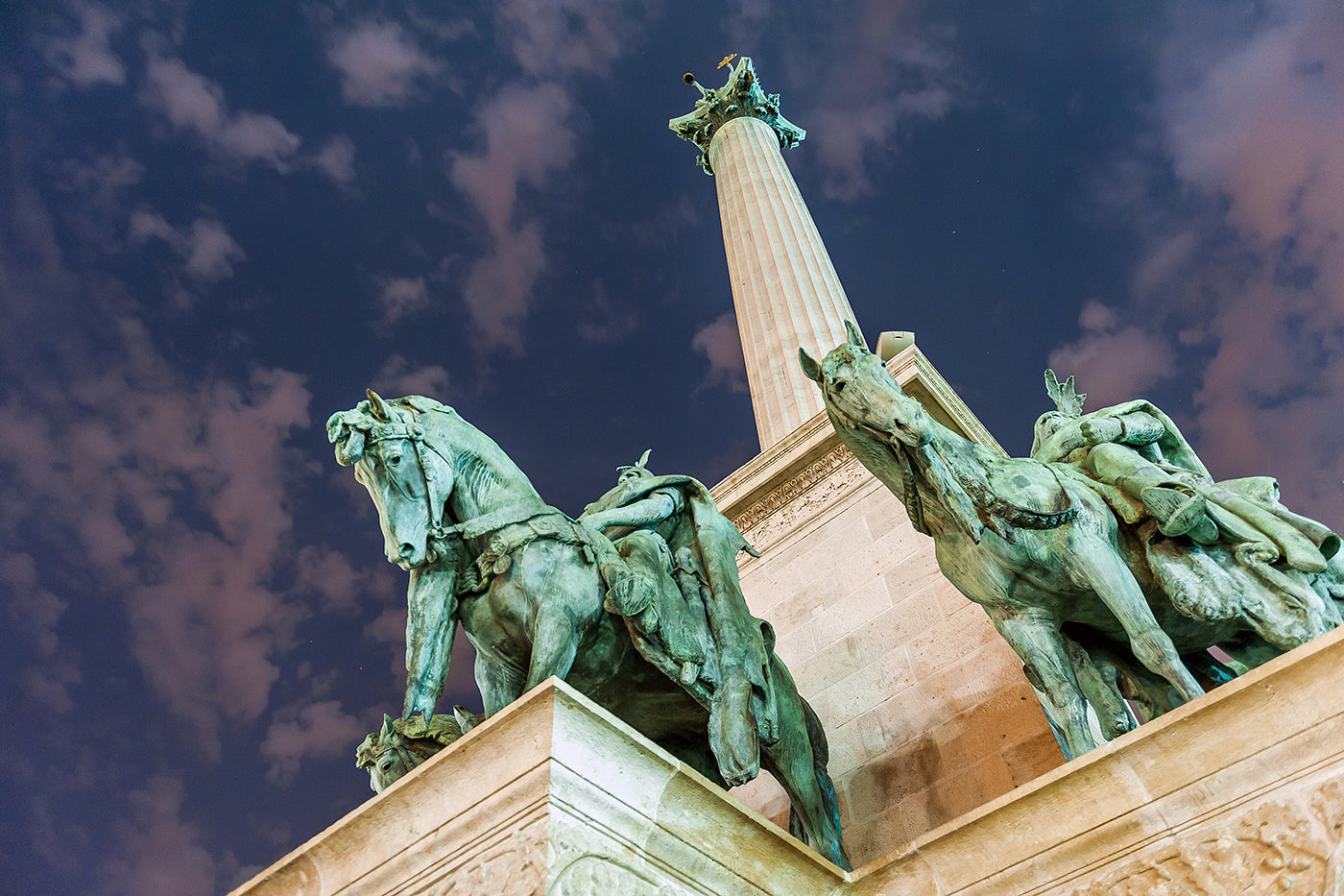 Heroes' Square at night #1435