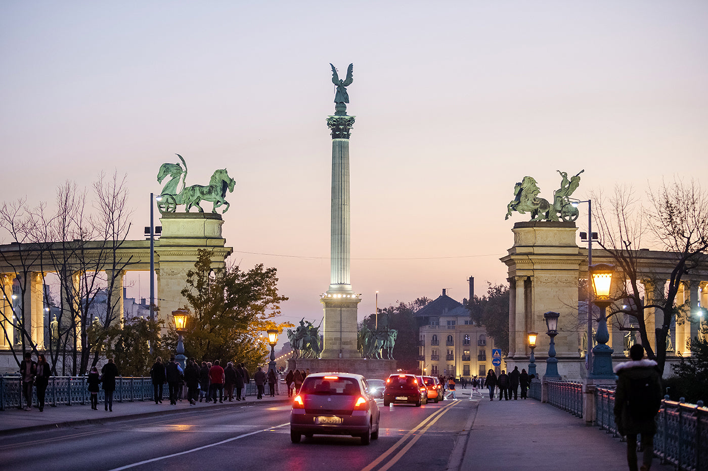 Heroes' Square from the Kós Károly Promenade #1450