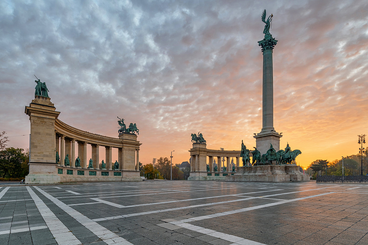 Heroes' Square at sunrise #1451