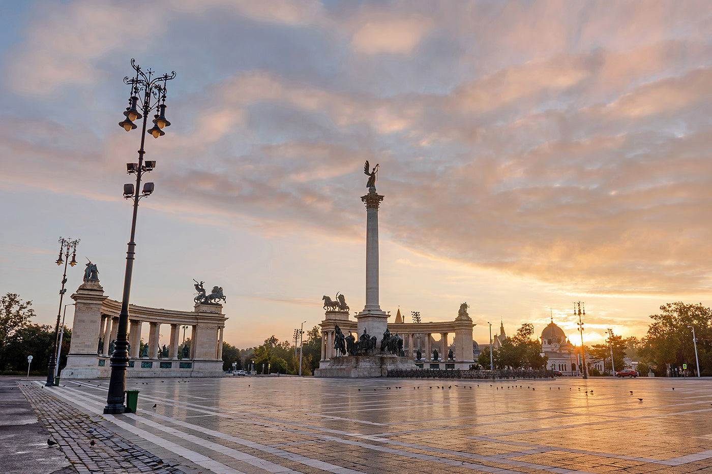 Heroes' Square at sunrise #1466