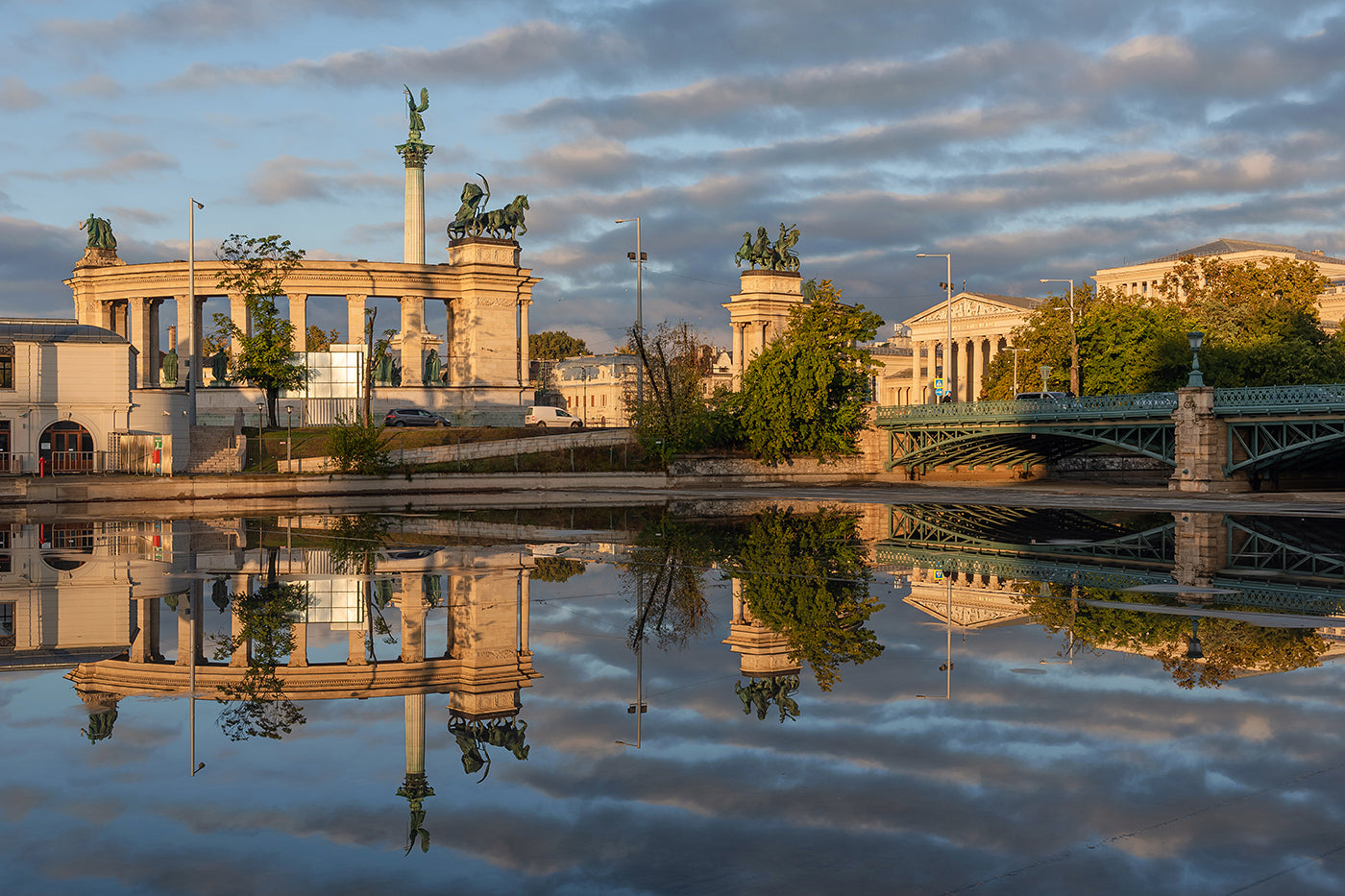 Reflecting Heroes' Square #1467