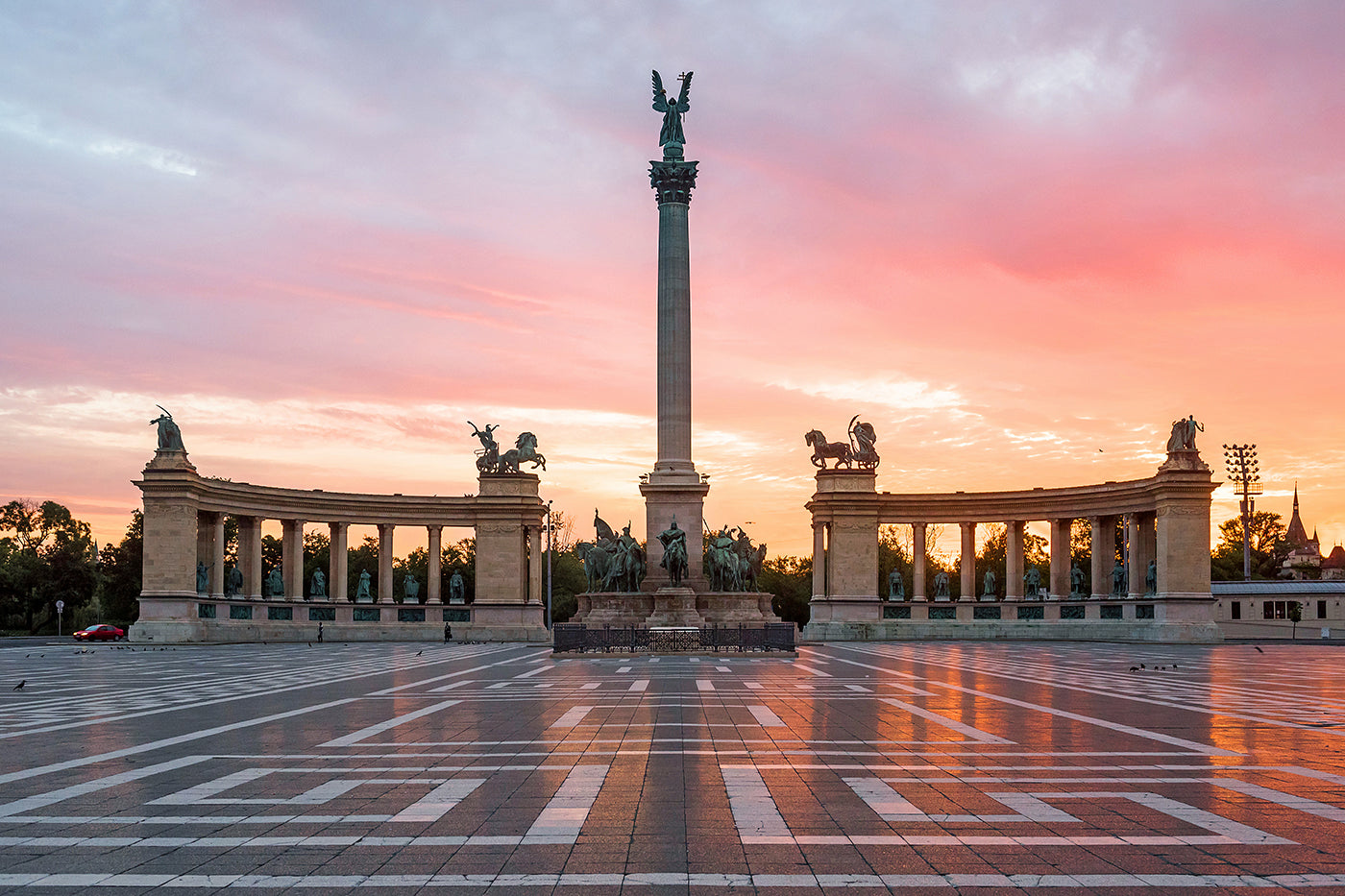 Heroes' Square at sunrise #1469
