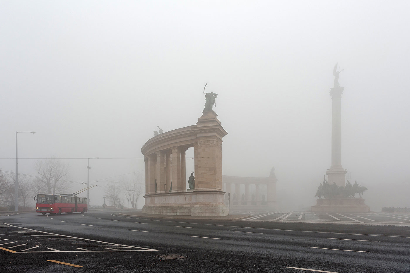 Heroes' Square in fog #1546