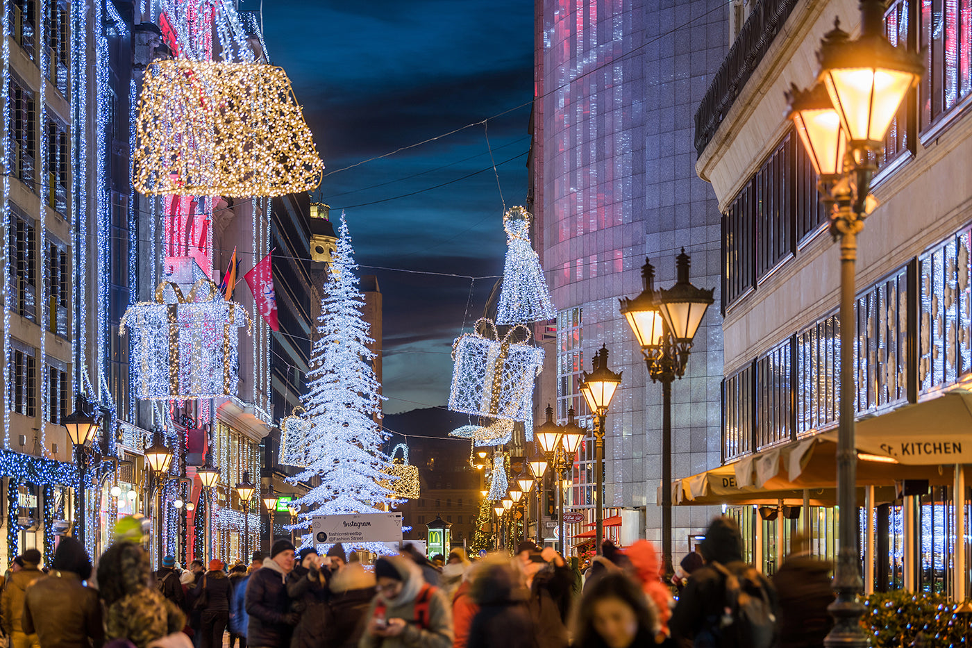 Fashion Street at Christmas #1783