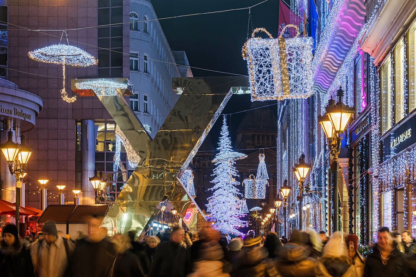 Fashion Street at Christmas #1796
