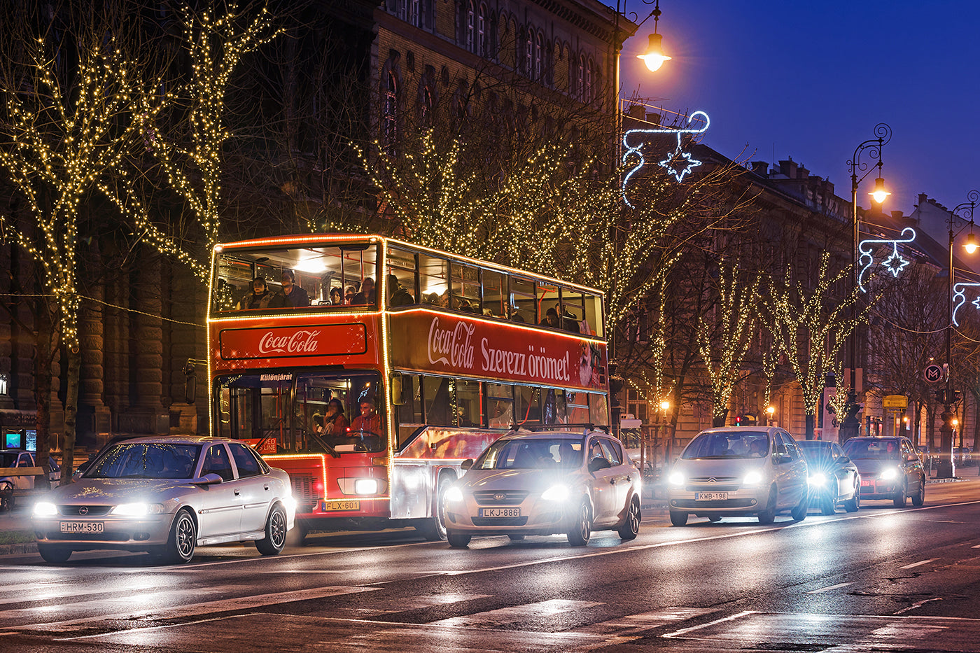 Christmas Coca-Cola bus on Andrássy Avenue #1892