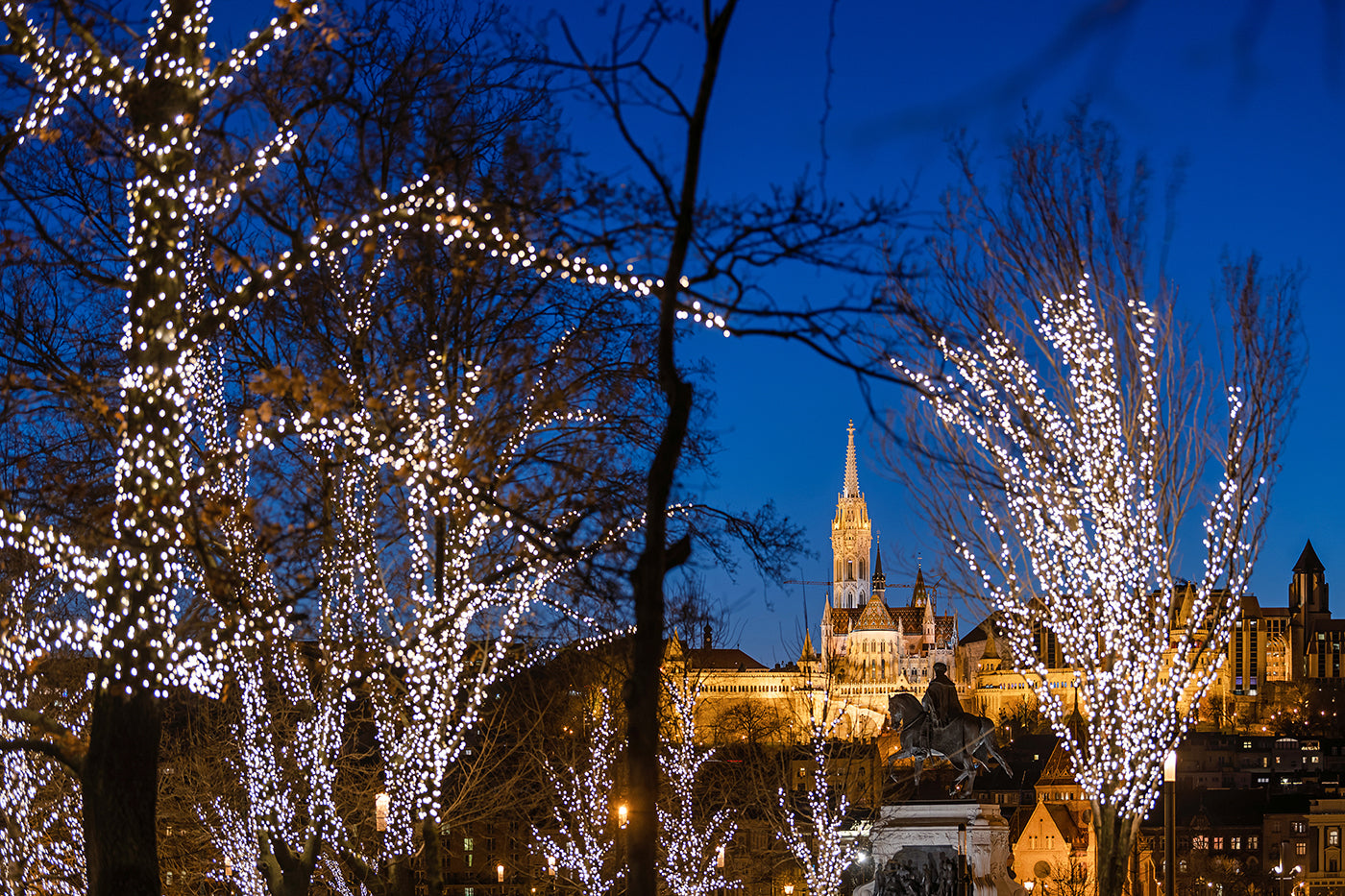 Matthias Church and Kossuth Square Christmas lights #1911