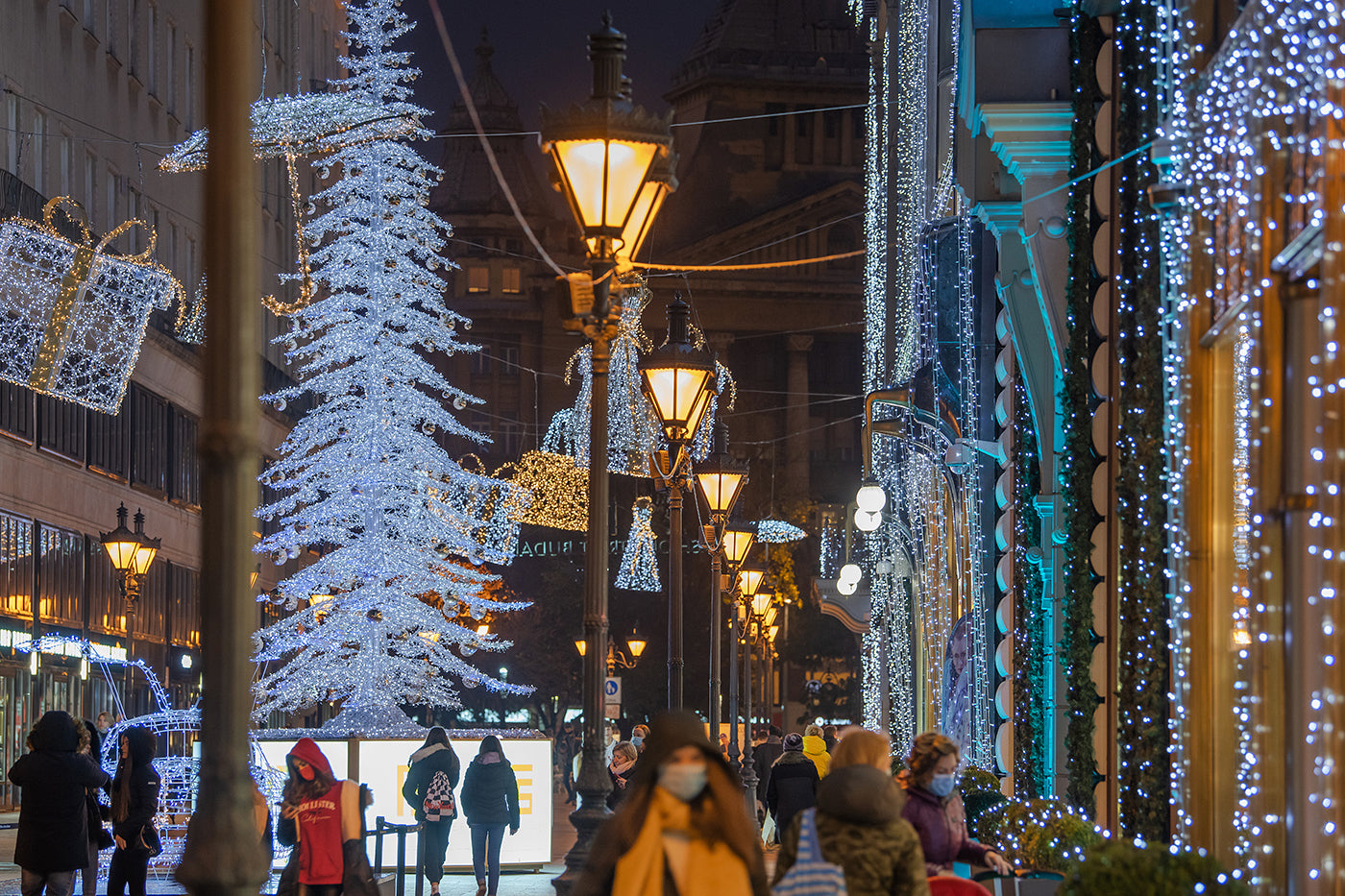 Fashion Street at Christmas #1943