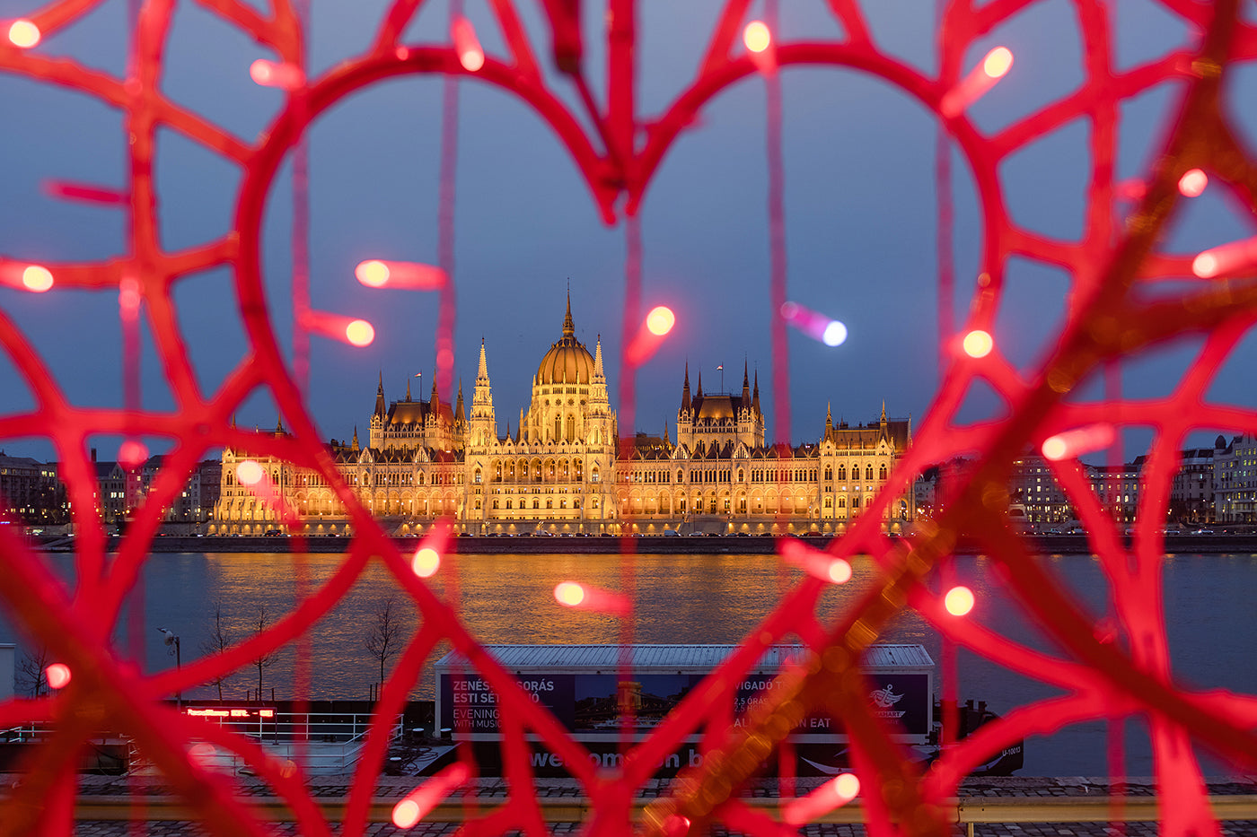 "Thank you" heart at Batthyány Square and Parliament #1961