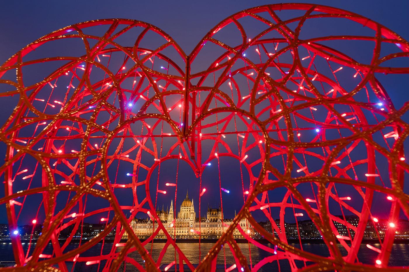 "Thank you" heart at Batthyány Square and Parliament #1965