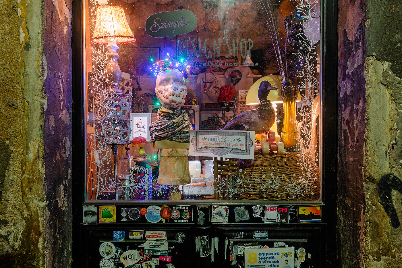 Szimpla Kert ablaka #2097