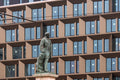 Modern épület a Baross téren #2104