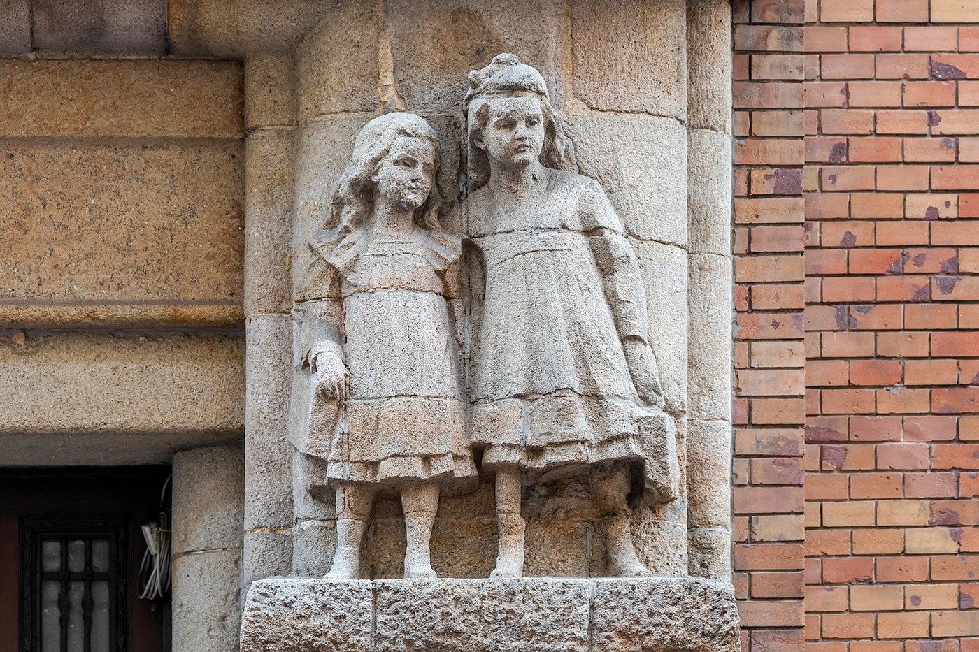 Detail of Facultas Human High School on Hernád Street #2106