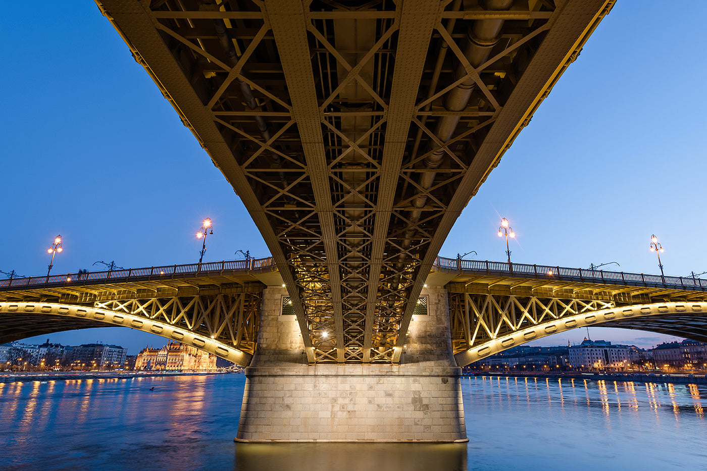 Margaret Bridge at night #2136