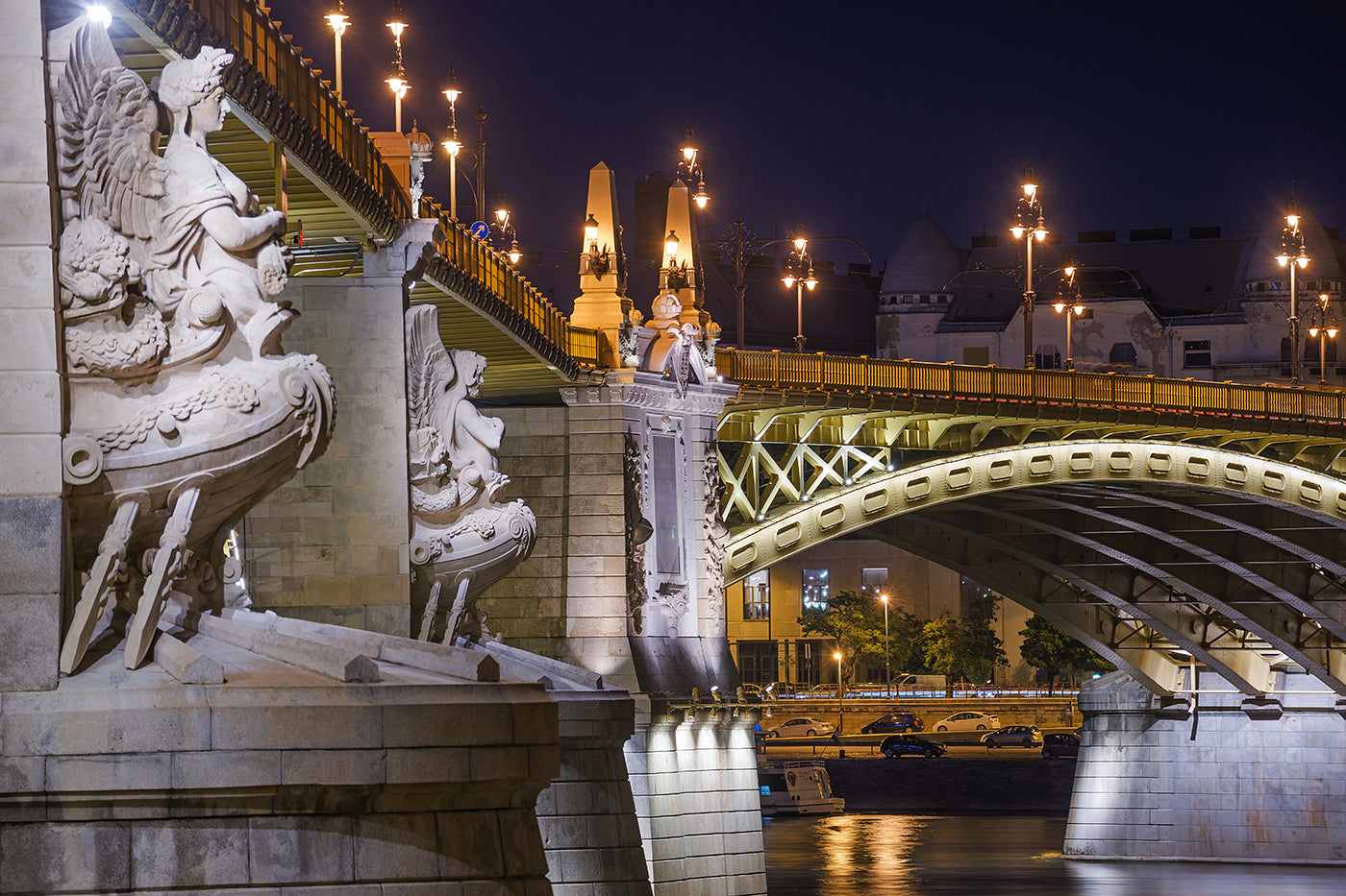 Detail of Margaret Bridge at night #2169