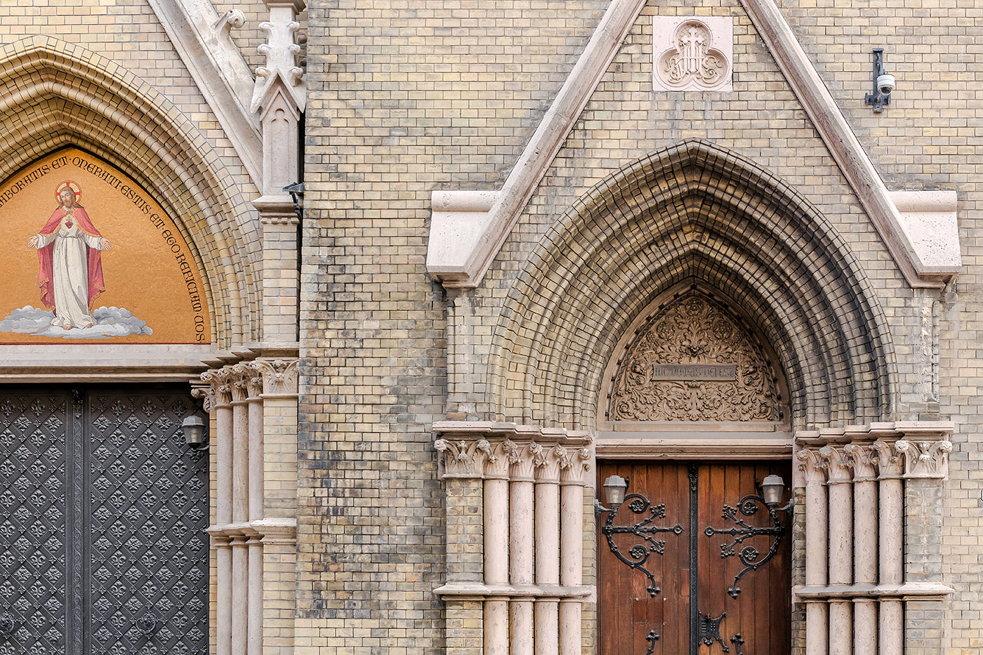 Gate of the Church of Our Lady of Mount Carmel in Budapest #2379