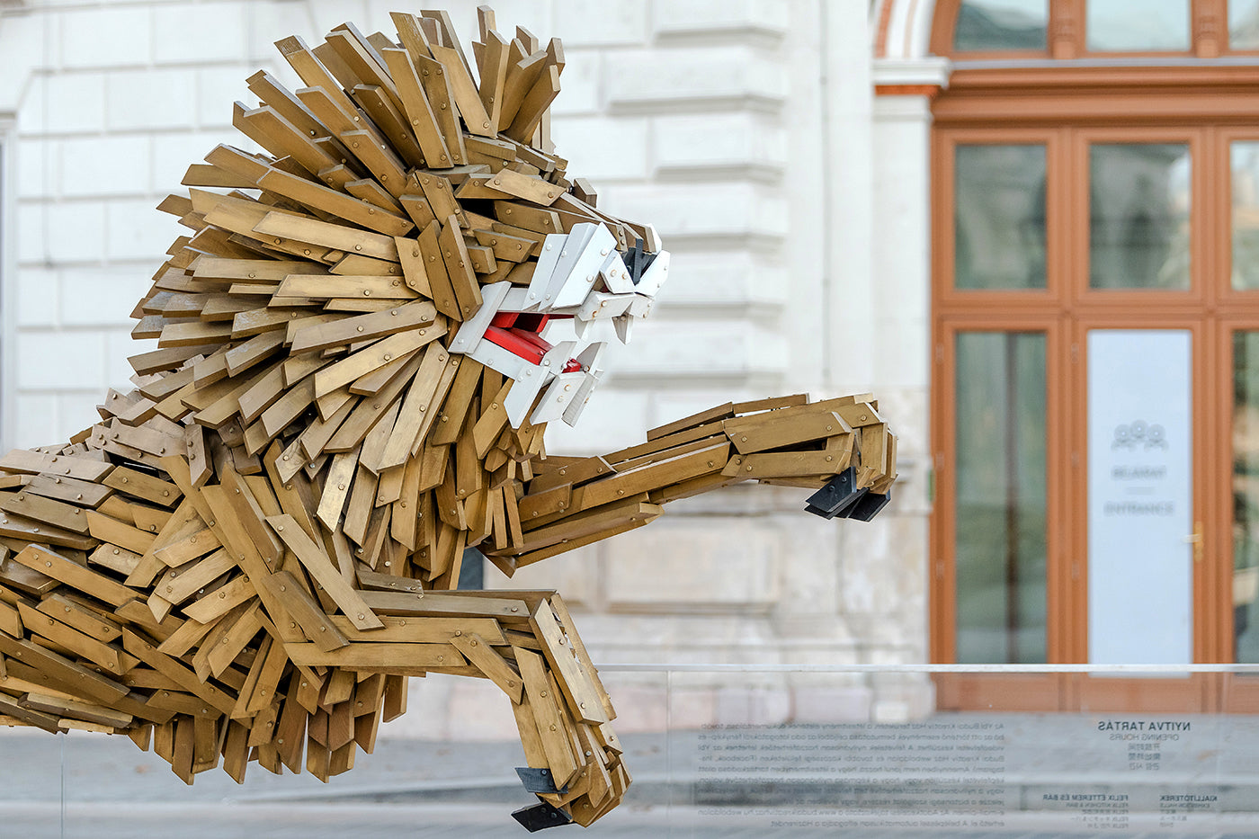 Lion statue on Ybl Miklós Square at Felix Restaurant #2388