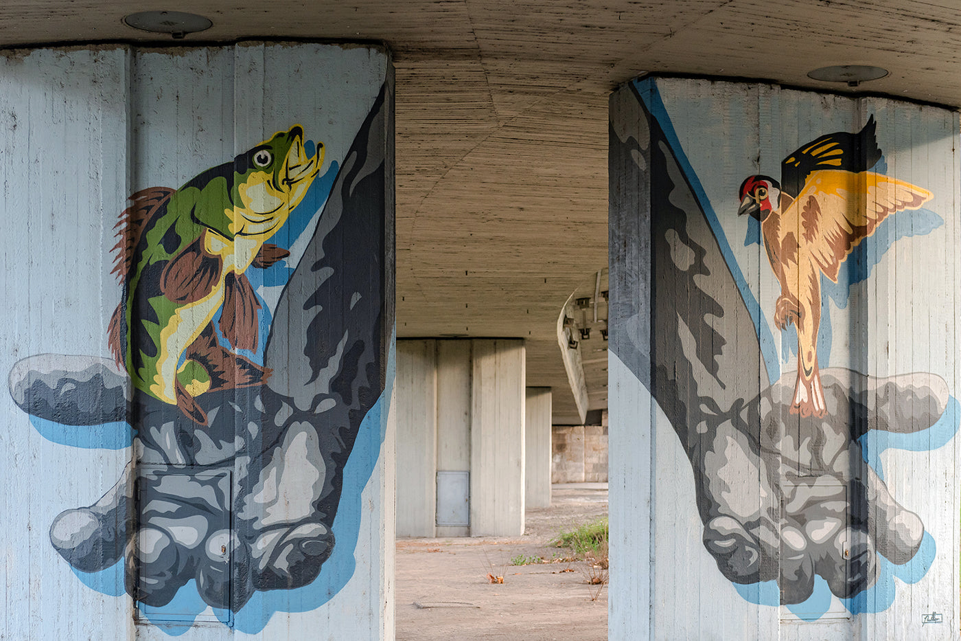 Mural under the Elizabeth Bridge #2390