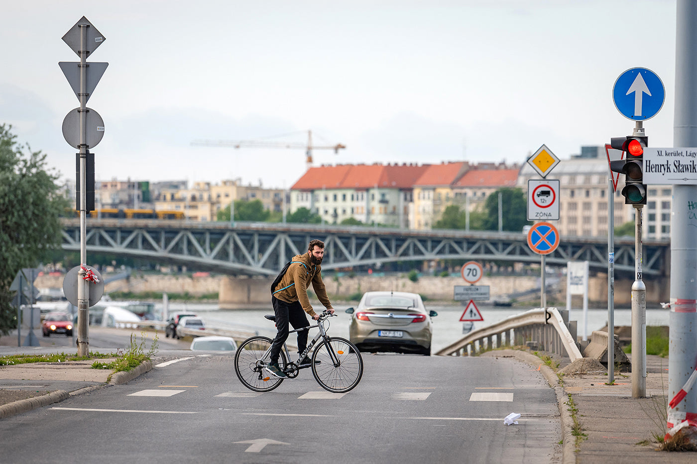 Cyclist on the Pázmány Péter Promenade #2434