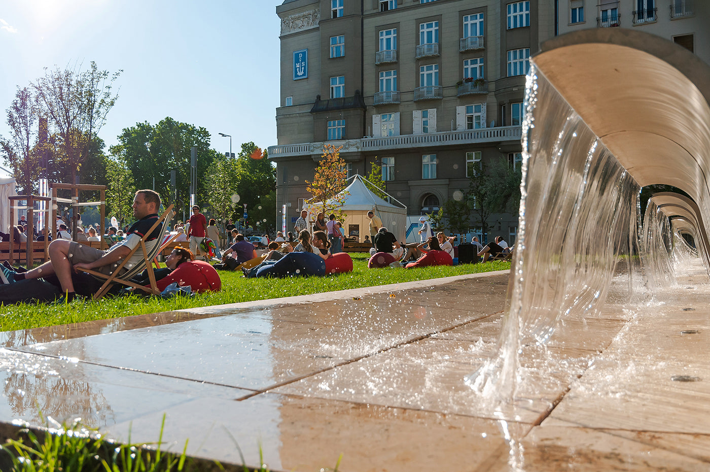 March 15th Square in summer #2544