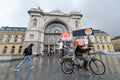 Mobile vendor at Keleti #2586