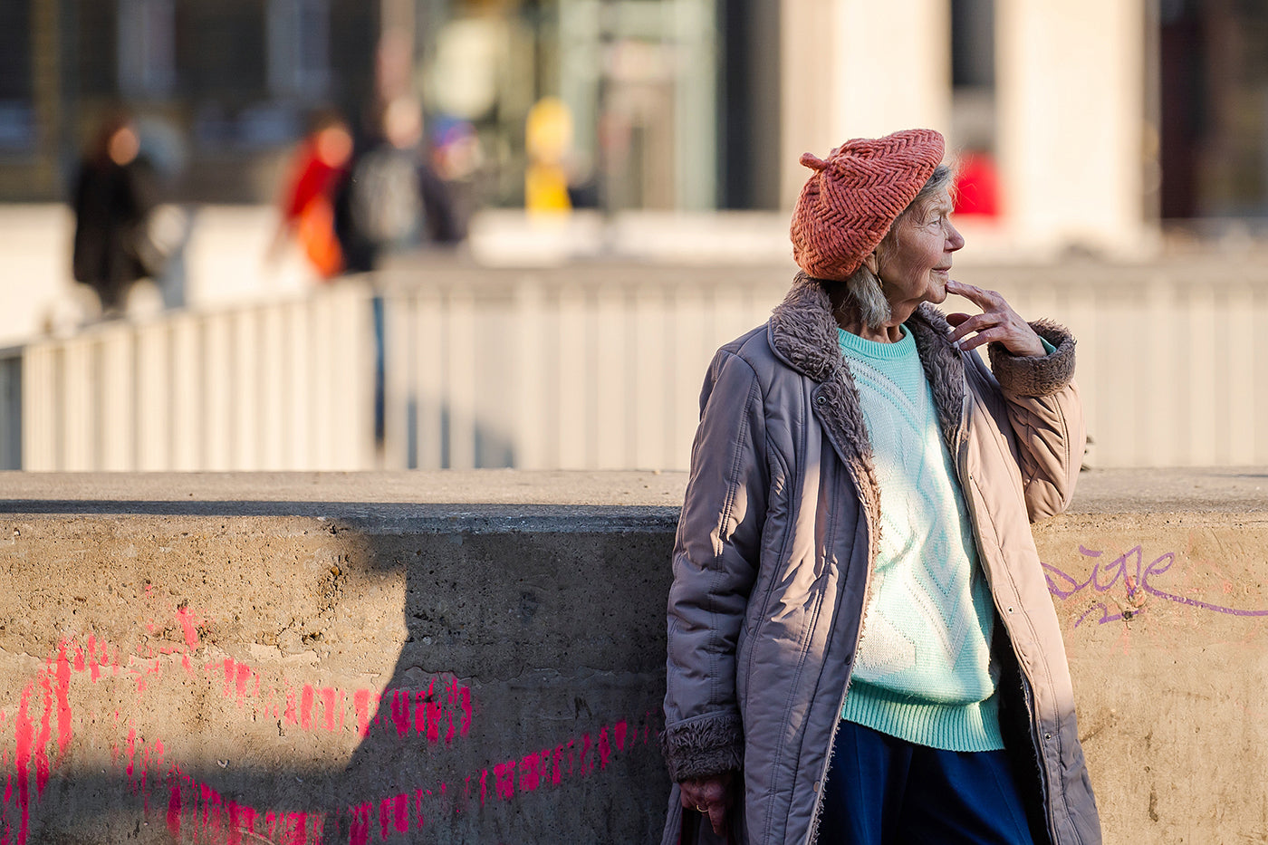 Old lady waiting for a bus at Keleti #2596