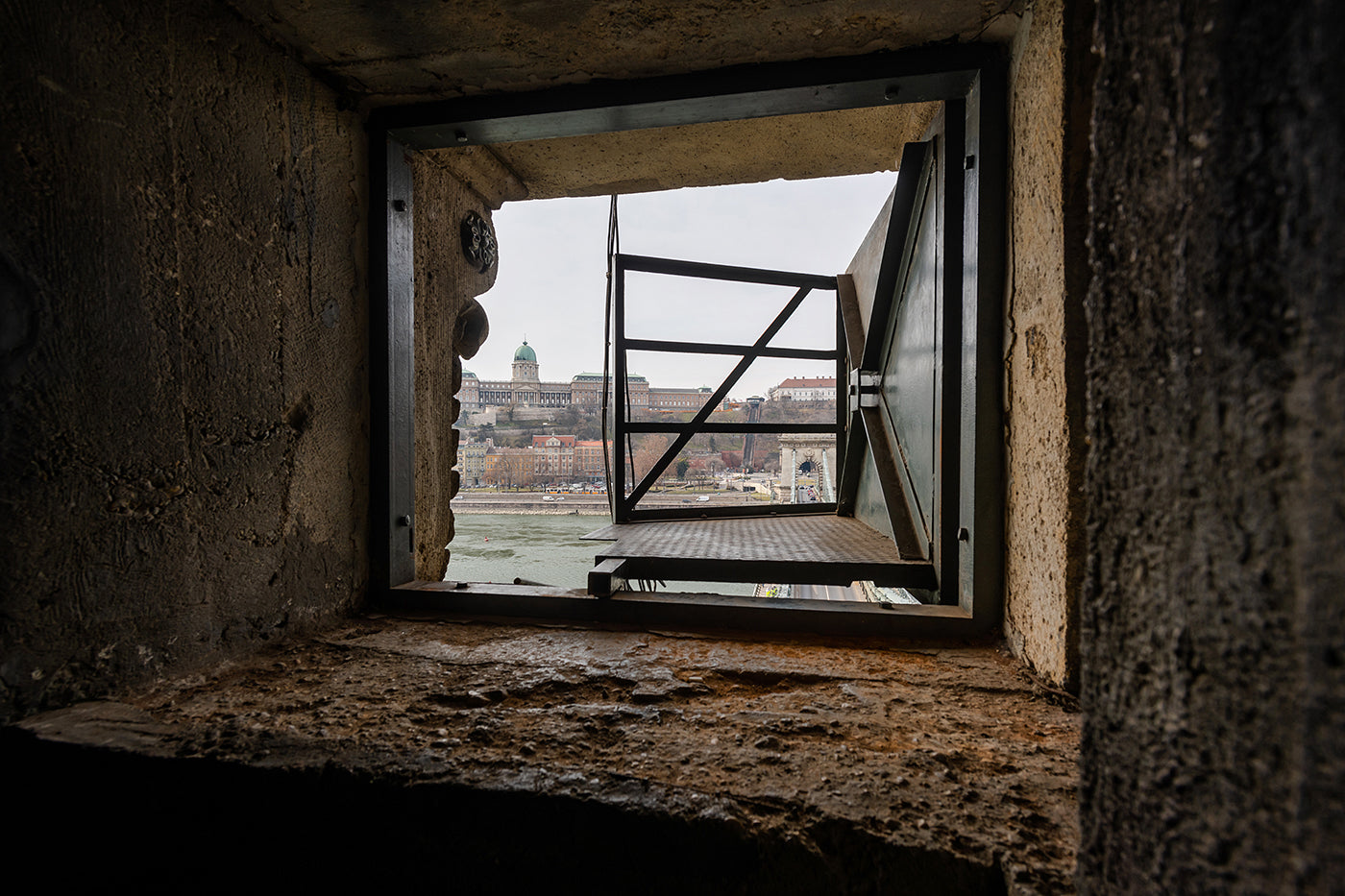 Buda Castle from the Chain Bridge pylon #2656