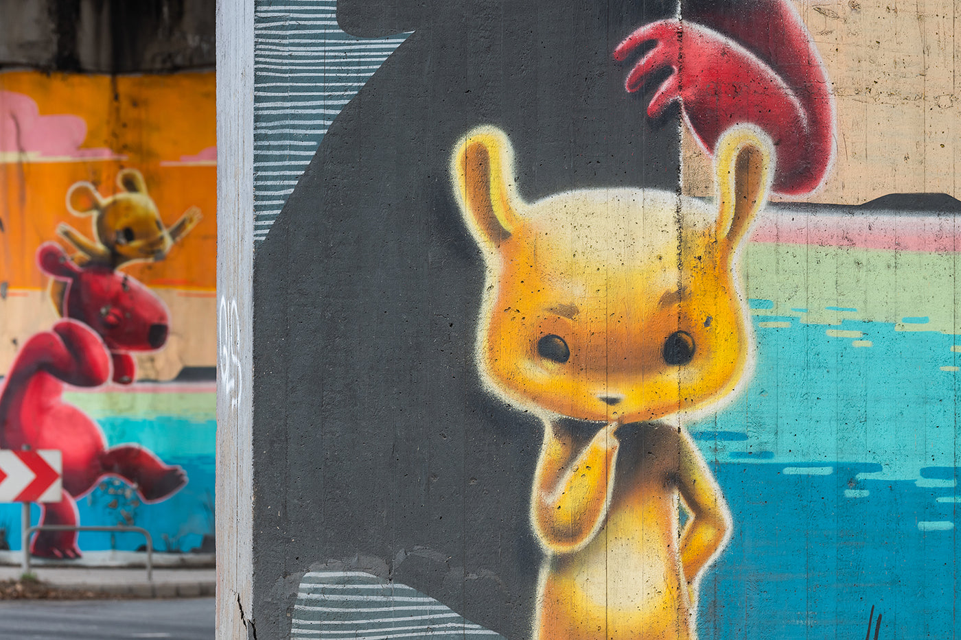 Street art a BAH-csomópontnál #2685