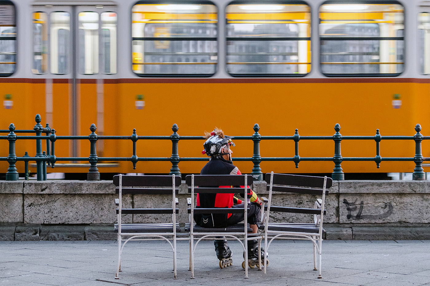 Roller skater on Dunakorzó #2788
