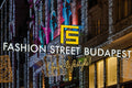 A Fashion Street karácsonyi fényekben #3054