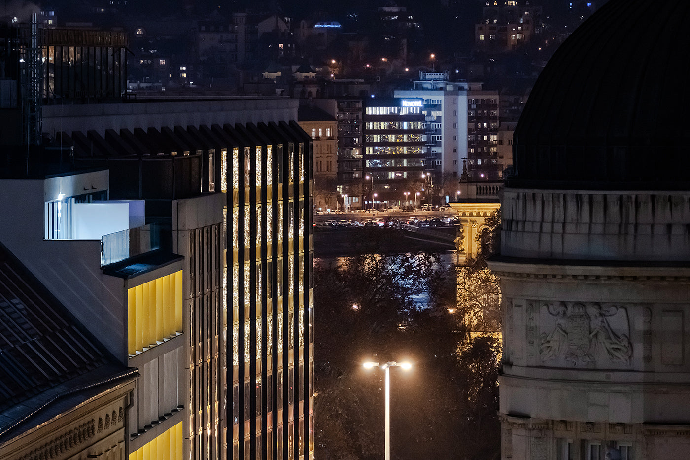 InterContinental ablakai a távolból #3149
