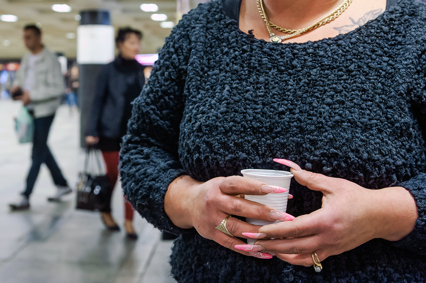Artificial nails in the Blaha subway #3154