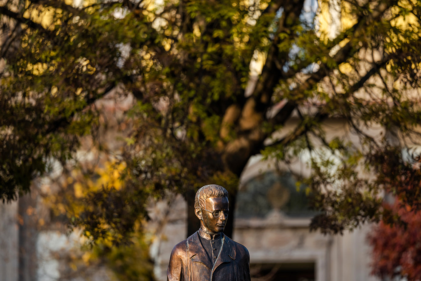 Placid atya szobra a Feneketlen-tónál #3345