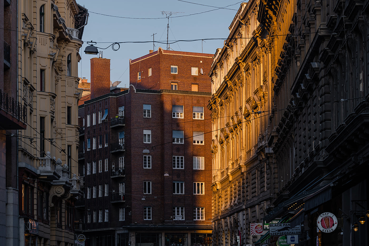 Light Break-in on Dohány Street #3367