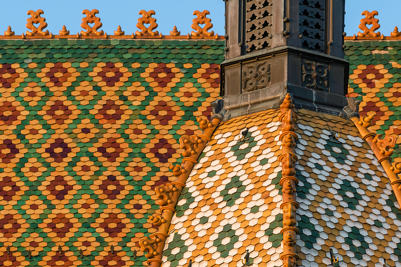 Zsolnay roof tiles of St. Ladislaus Church #3505
