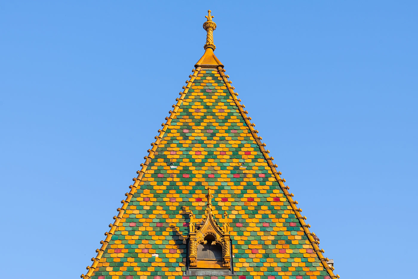 Zsolnay roof tiles of the Great Market Hall on Fővám Square #3569